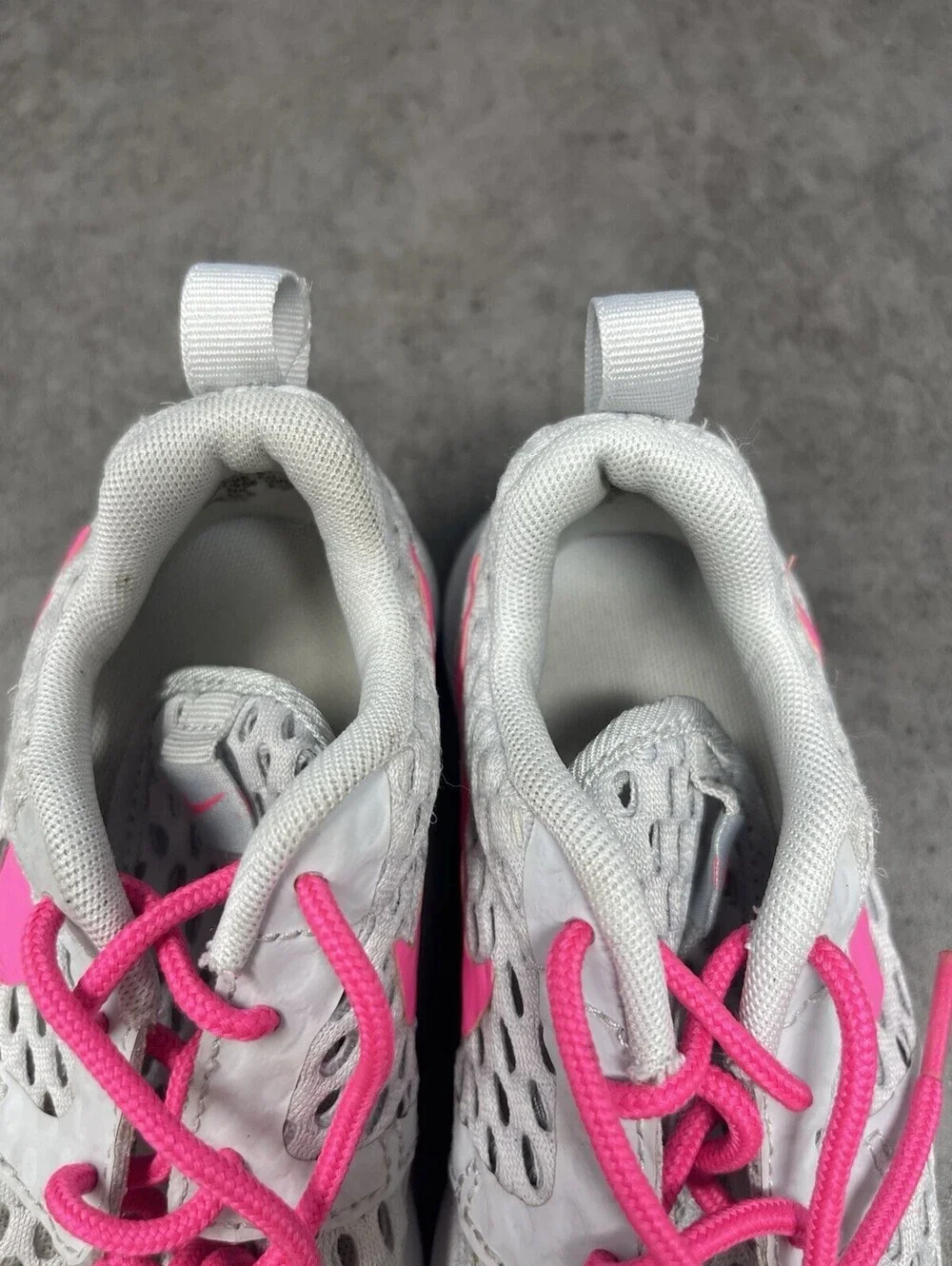 Nike Roshe One Flight Weight Sneakers Kids Size 11c Toddler Grey Pink